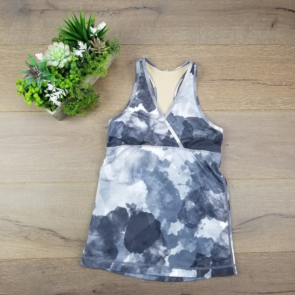 Lululemon Tank Top With Build In Bra size 6
